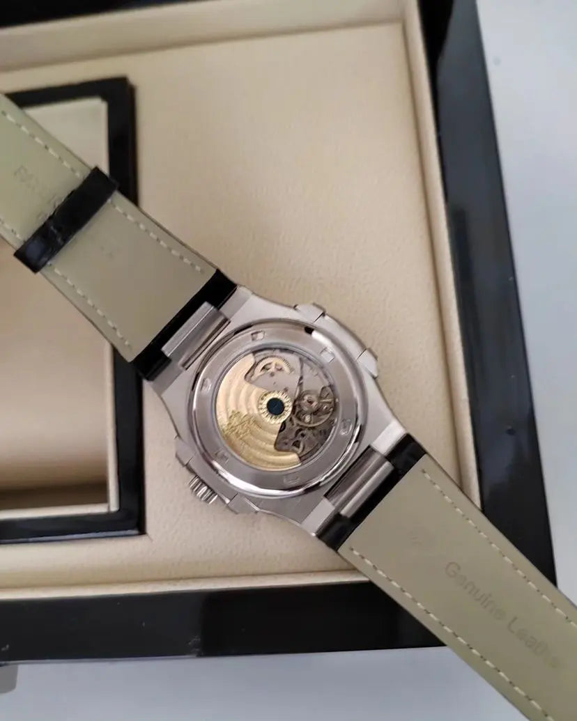 Patek P. Nautilus Couro