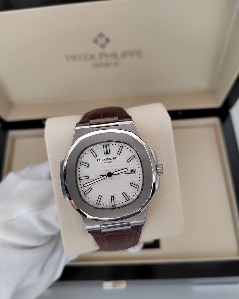 Patek P. Nautilus Couro