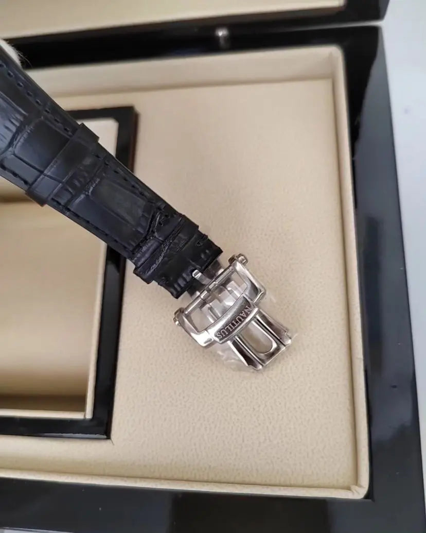 Patek P. Nautilus Couro