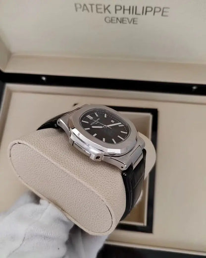 Patek P. Nautilus Couro