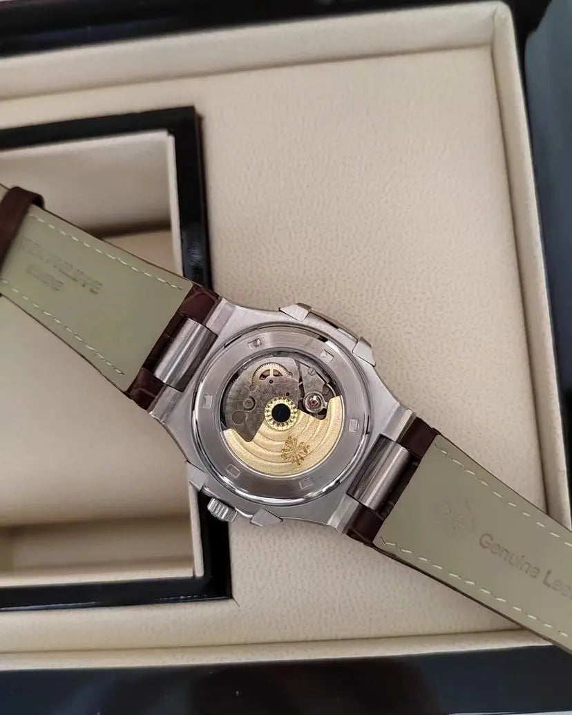 Patek P. Nautilus Couro