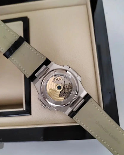 Patek P. Nautilus Couro