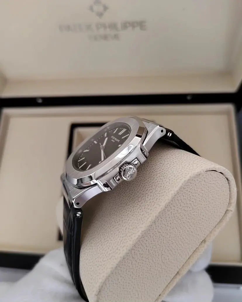 Patek P. Nautilus Couro