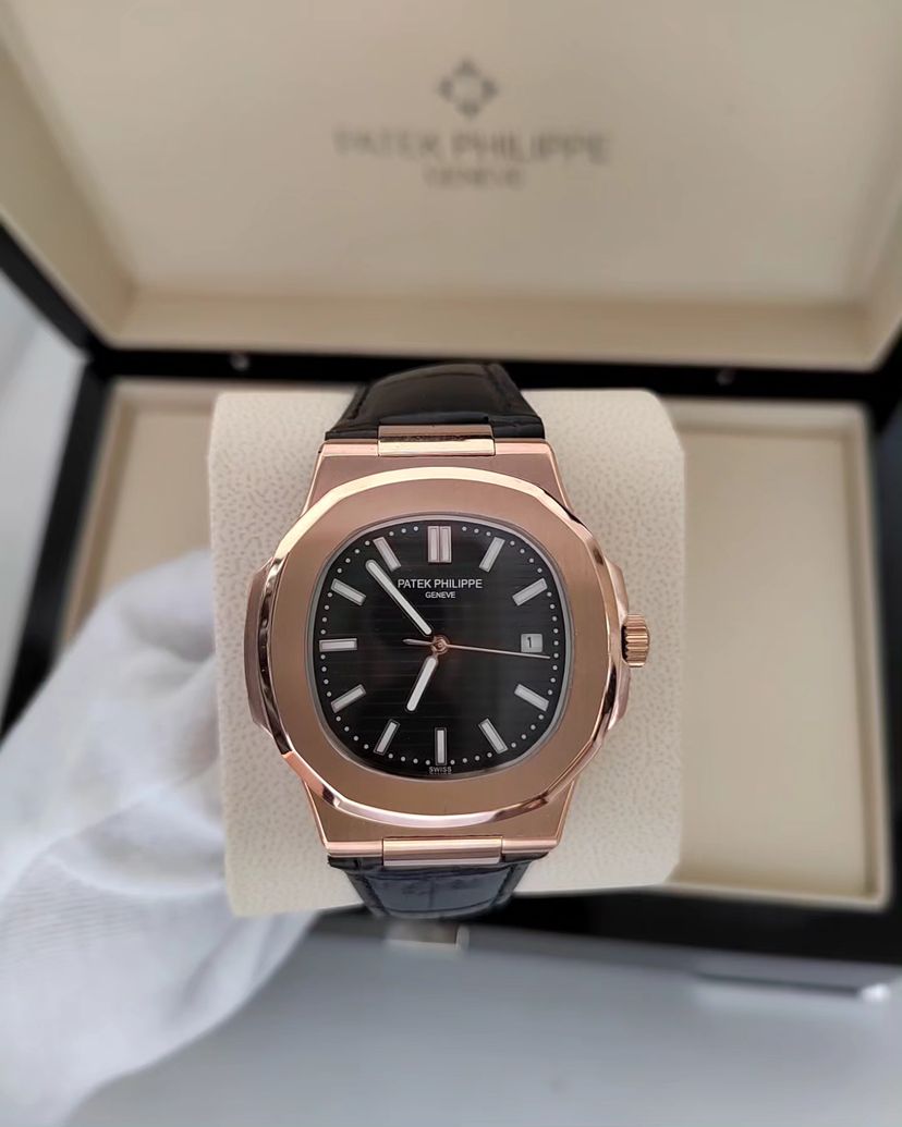 Patek P. Nautilus Couro